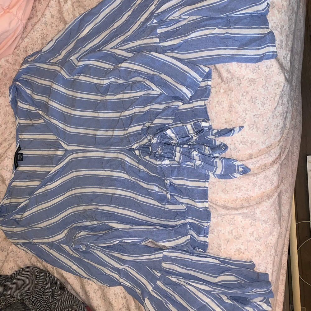 american eagle flowy top